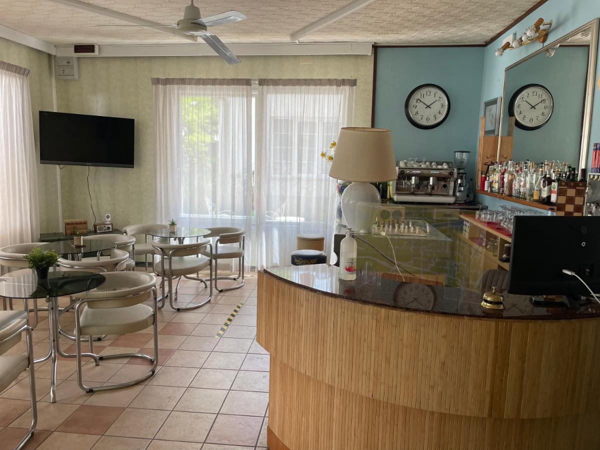 Hotel Aloha Cesena Bagian luar foto